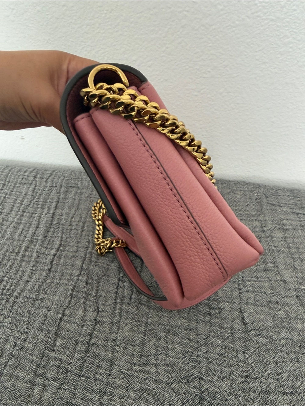 Tory Burch Kira Pink Pebbled Leather Chain Shoulder Bag with Gold Hardware - Picture 4 of 8
